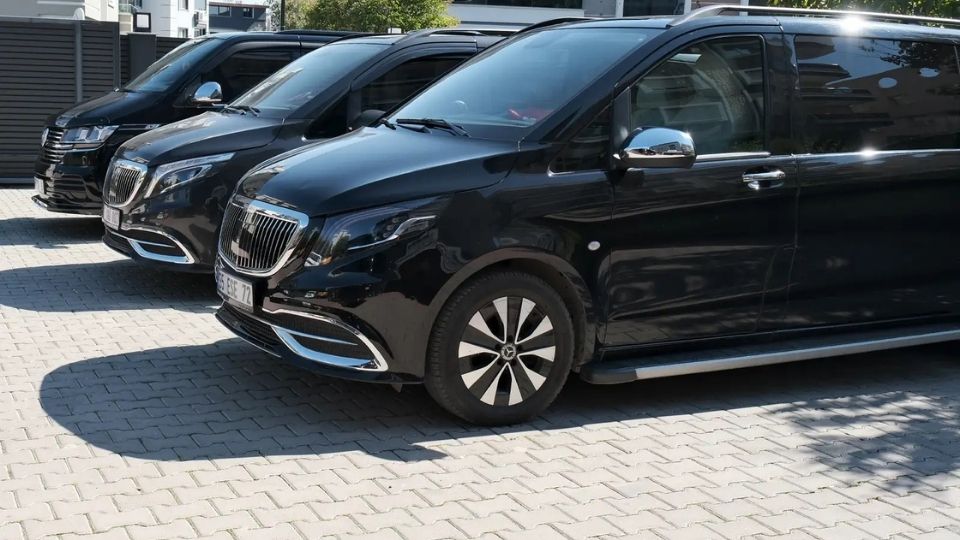 İzmir Vip Transfer, İzmir VIP Ulaşım, İzmir Lüks Transfer, İzmir Vip Transfer Fiyatları, İzmir Airport Vip Transfer, İzmir Şoförlü Araç Kiralama